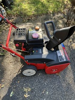 Troy-Bilt Squall 2100 21” Cut Snow Blower
