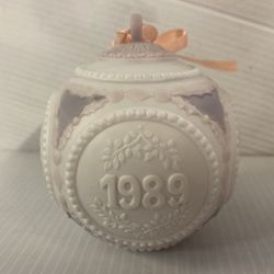 Lladro 1989 Ornament