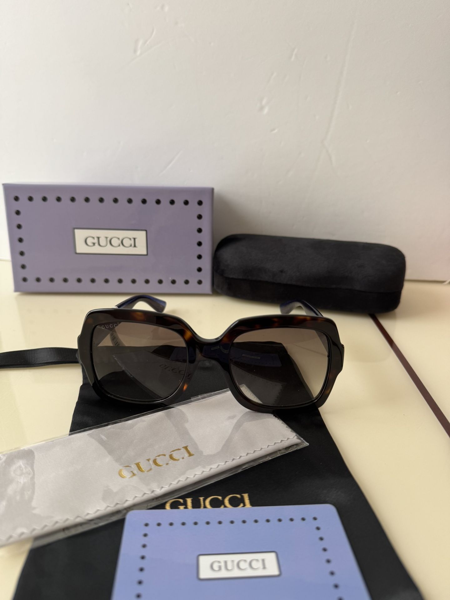 GUCCI