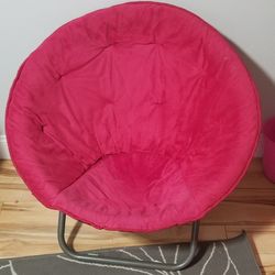 1 Round Pink Chair