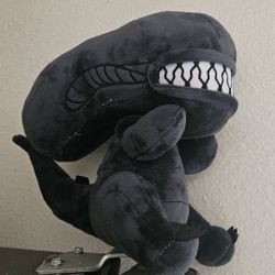 Alien Plushie Stewart&Nellis Pick Up 