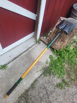 husky long handle shovel