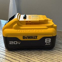 NEW DEWALT 20v 8AH BATTERY 
