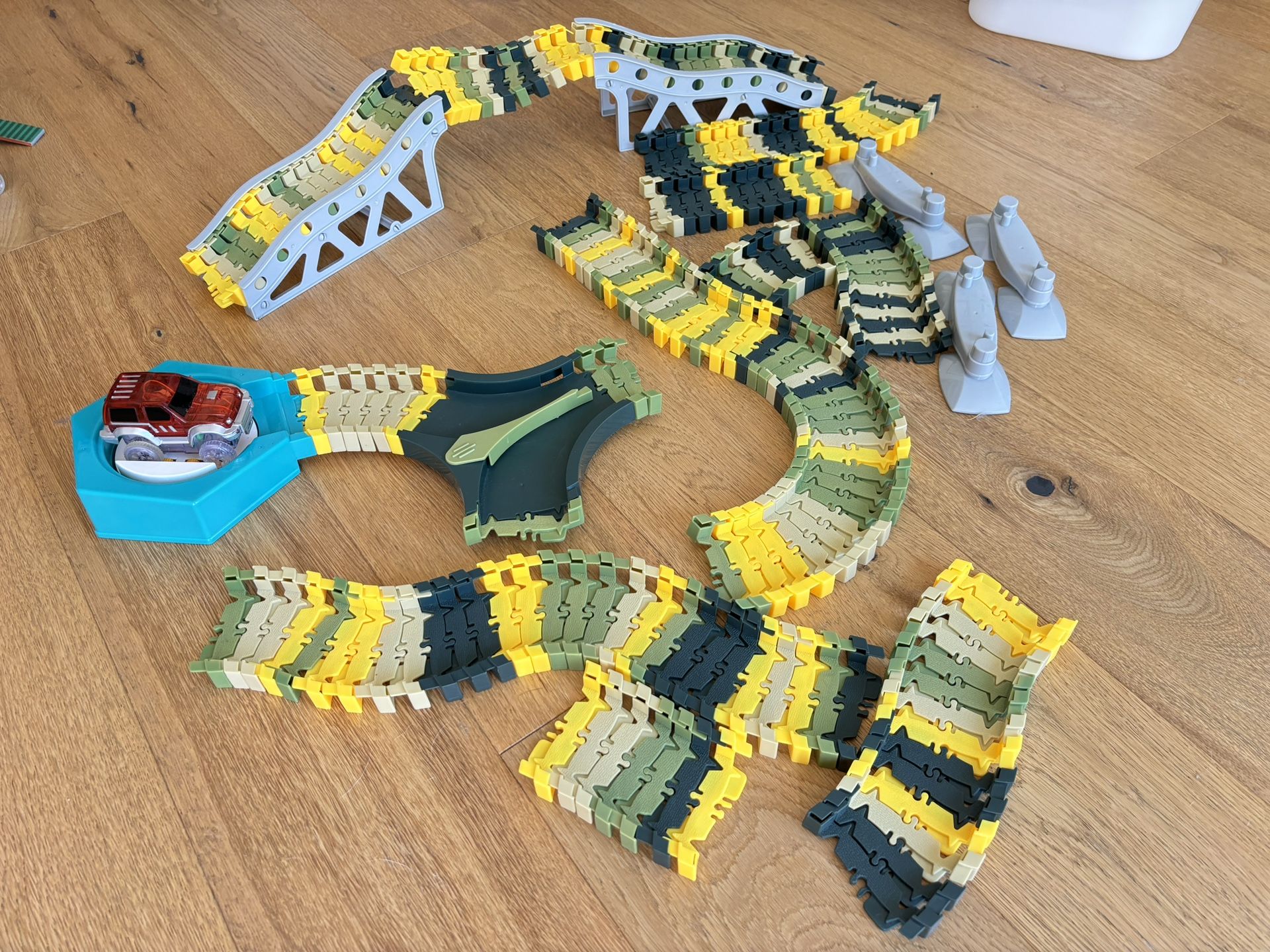 Flex Track with 2 Cars