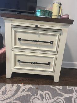 2 Night Stands A Pair Of Night Stands Cherry