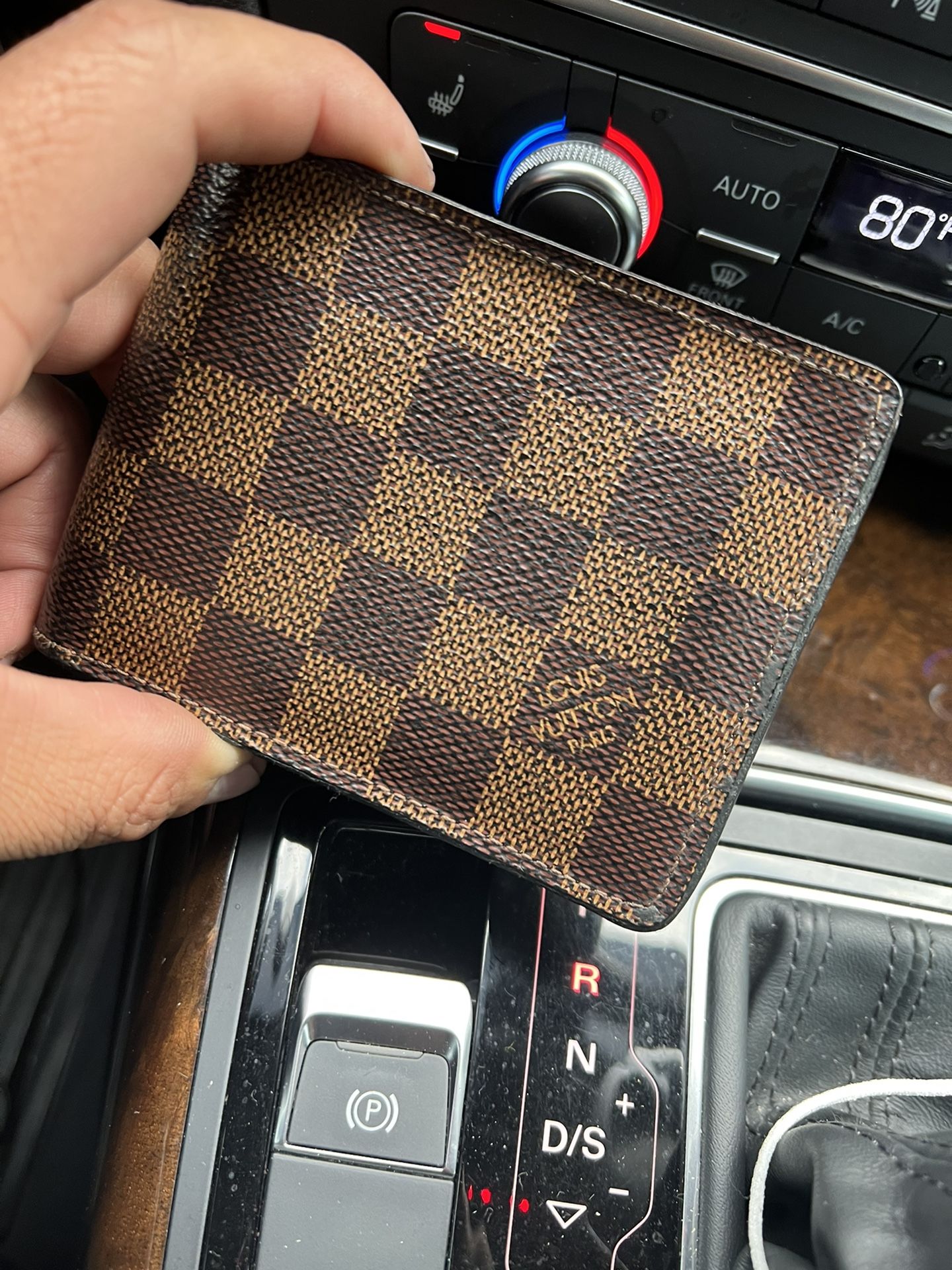 Louis Vuitton Monogram Elise Wallet for Sale in Arlington Heights, IL -  OfferUp