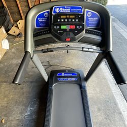 Brand new heavy duty Electric Treadmill Worth $900