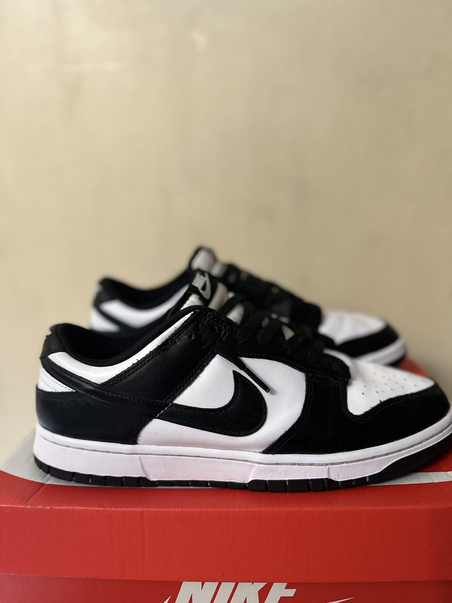 Nike Dunk Panda Size 9.5