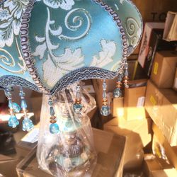 Victorian Style Blue Table Lamp, Flower Decorative Bedside Desk Lamp with Bead Curtain, Resin Base, Elegant Night Light for Bedroom Nightstand
