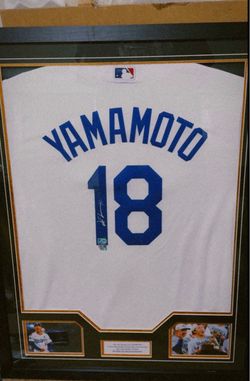 YAMAMOTO Signed Jersey *MVP*