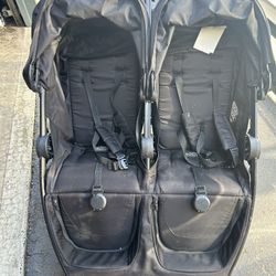 Britax B-lively double Stroller for Sale in Port Orchard, WA - OfferUp