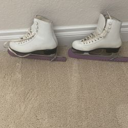 Girl’s Ice Skates