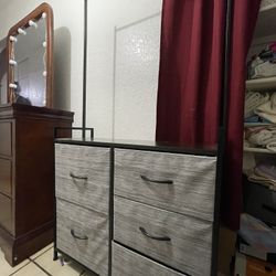 Dresser With 2 Nightstands 