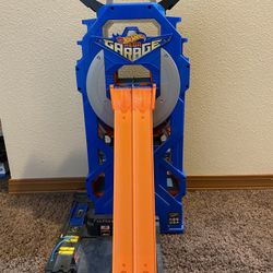 Hot Wheels Mega Garage