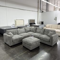 BRAND NEW GREY SECTIONAL SOFA COUCH WITH OTTOMAN INCLUDED (NEW IN BOXES 📦)