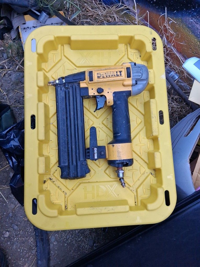 Dewalt Nailer
