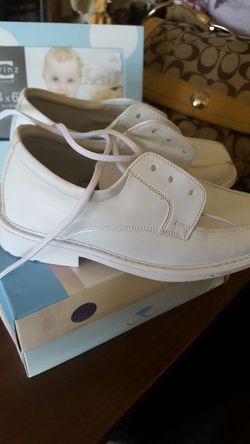 Size 10 white dress up shoes