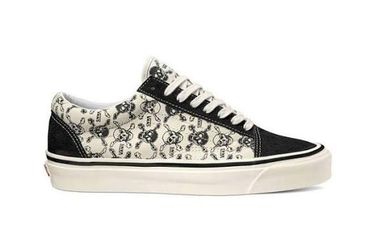 Black/White Skulls on old school Vans Lowtops $25