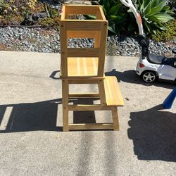 Toddler Wooden Standing Tower 