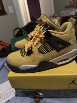 Air Jordan 4 Retro Lightning