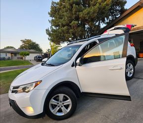 2013 TOYOTA RAV4 XLE