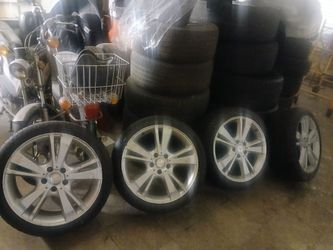 2013E350 rims and tires 18in factory stragger.