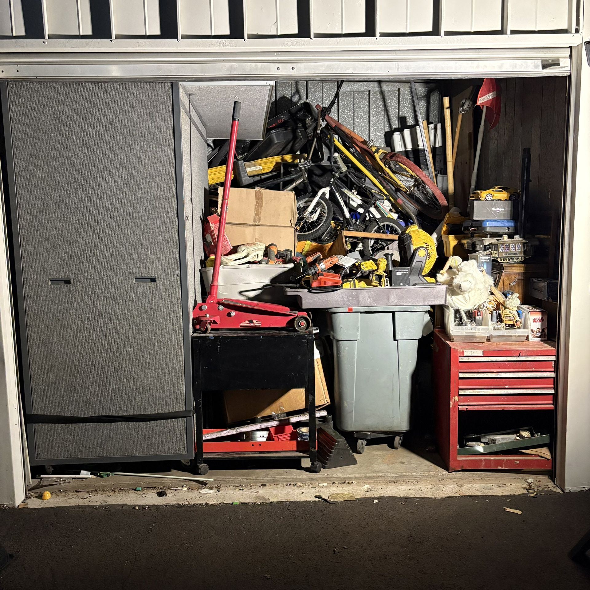 Storage Unit With Amp Stack Tools Like Snap On Mac And Piano