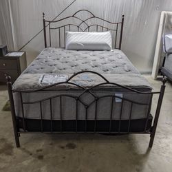 Queen Metal Bed Frame 