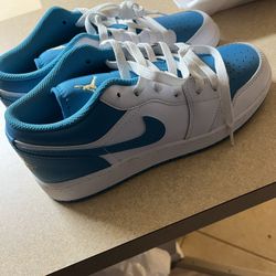 Air Jordan 1 Mid SE Industrial Blue
