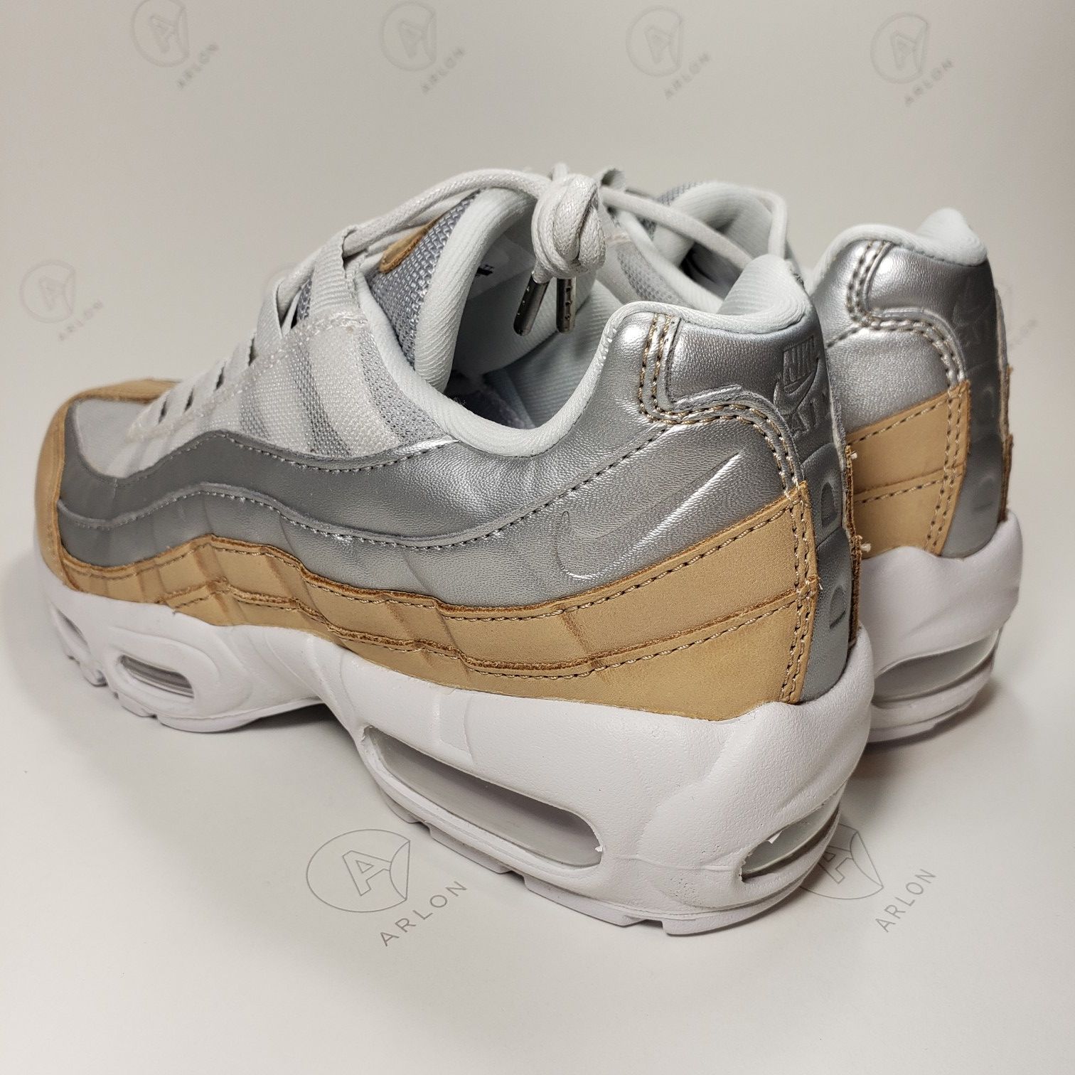 Nike Womens Air Max 95 SE Pure Platinum Silver Premium Shoes Size