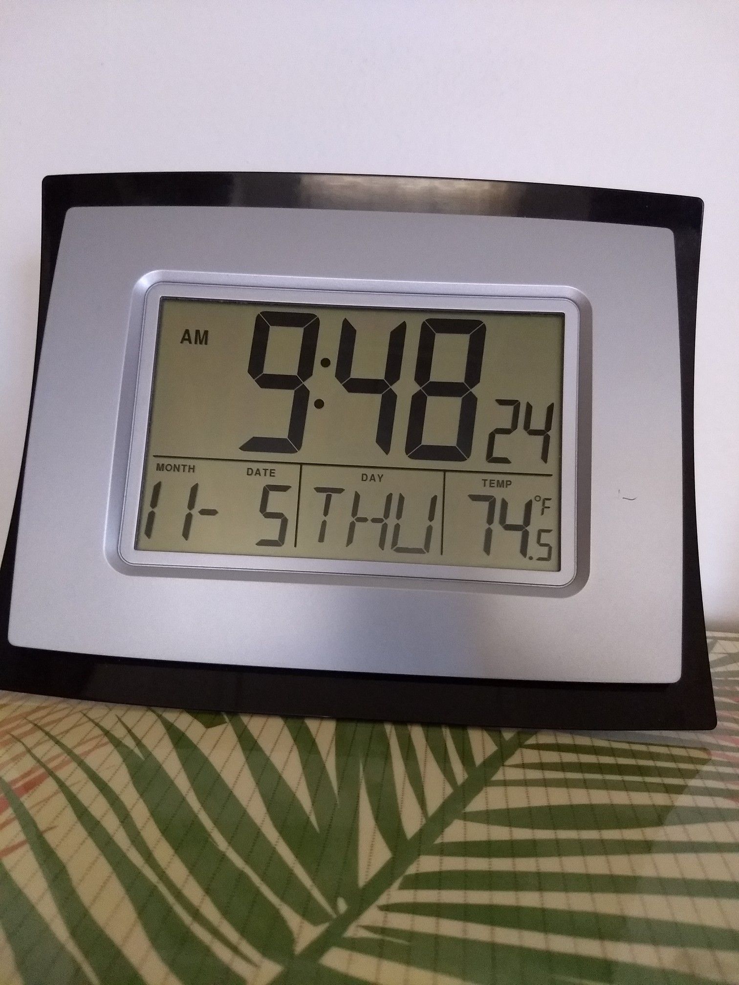 wall clock or table clock