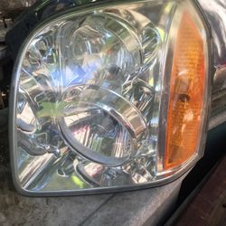 2007 - 2013 Yukon Left / Driver side Headlight OEM