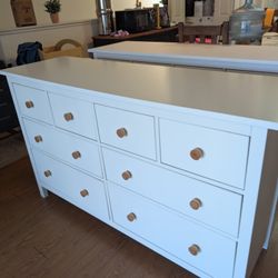 IKEA - Dresser - 8 Drawers 