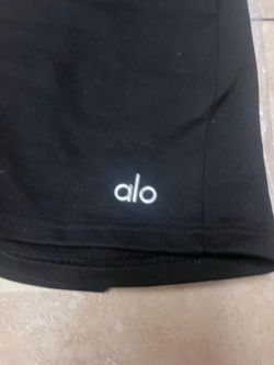 Alo shorts size MEDIUM