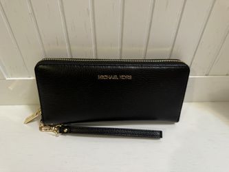 Brand New Michael Kors Wallet