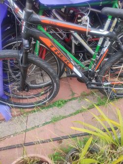 TREK 4300 LARGE ALUMINUM MTB 27s RIDES GREAT 💯