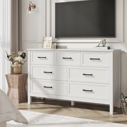7 Drawers Dresser for Bedroom, Farmhouse Wood Rustic Wide Chest with Metal Handles, Storage Dressers Organizer , White