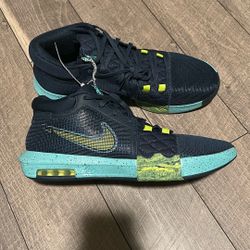 Nike Men’s basketball Shoes 