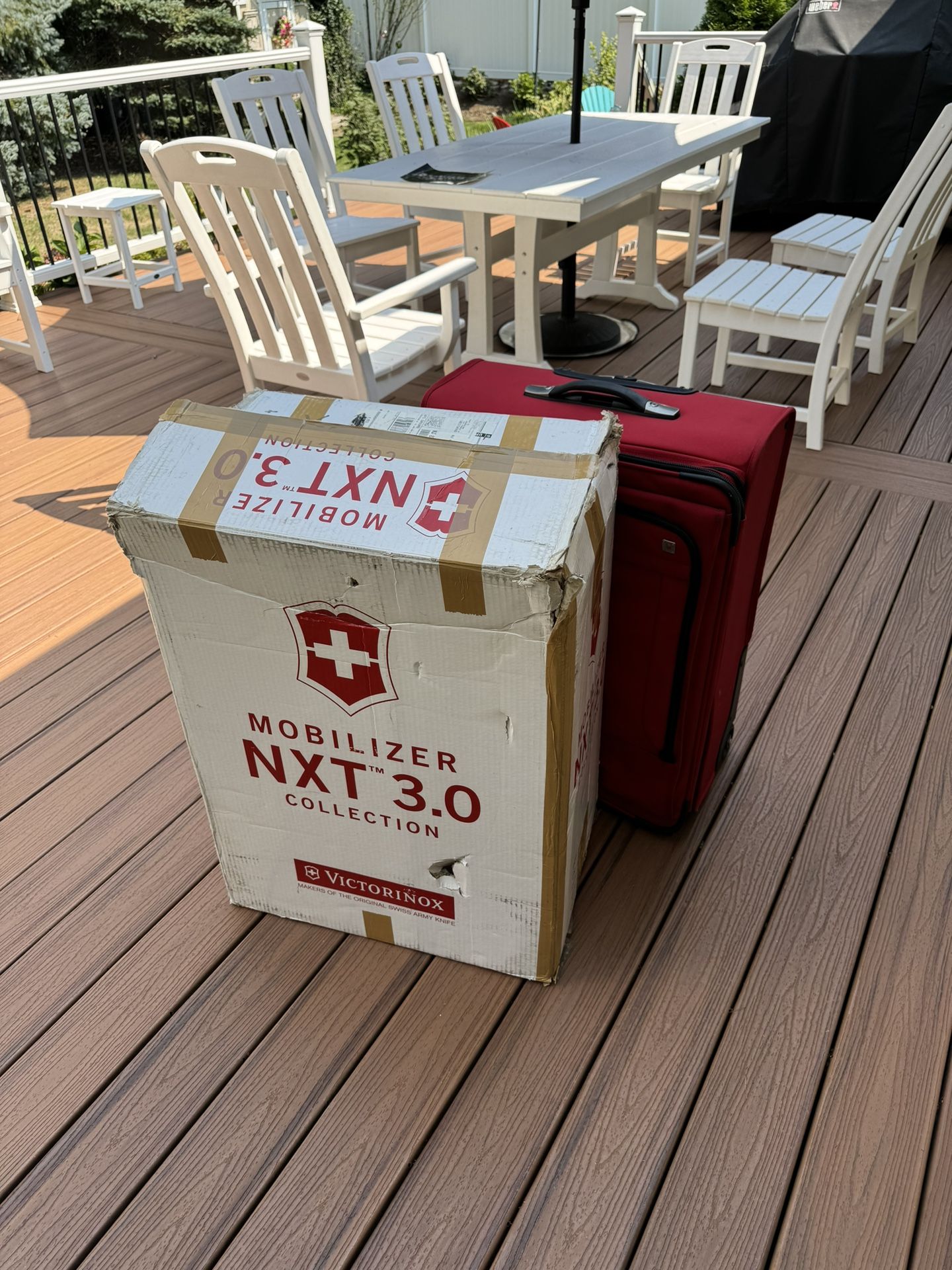 Victorinox Mobilizer 3.0 NXT 27" 2-Wheel Large Luggage - Red