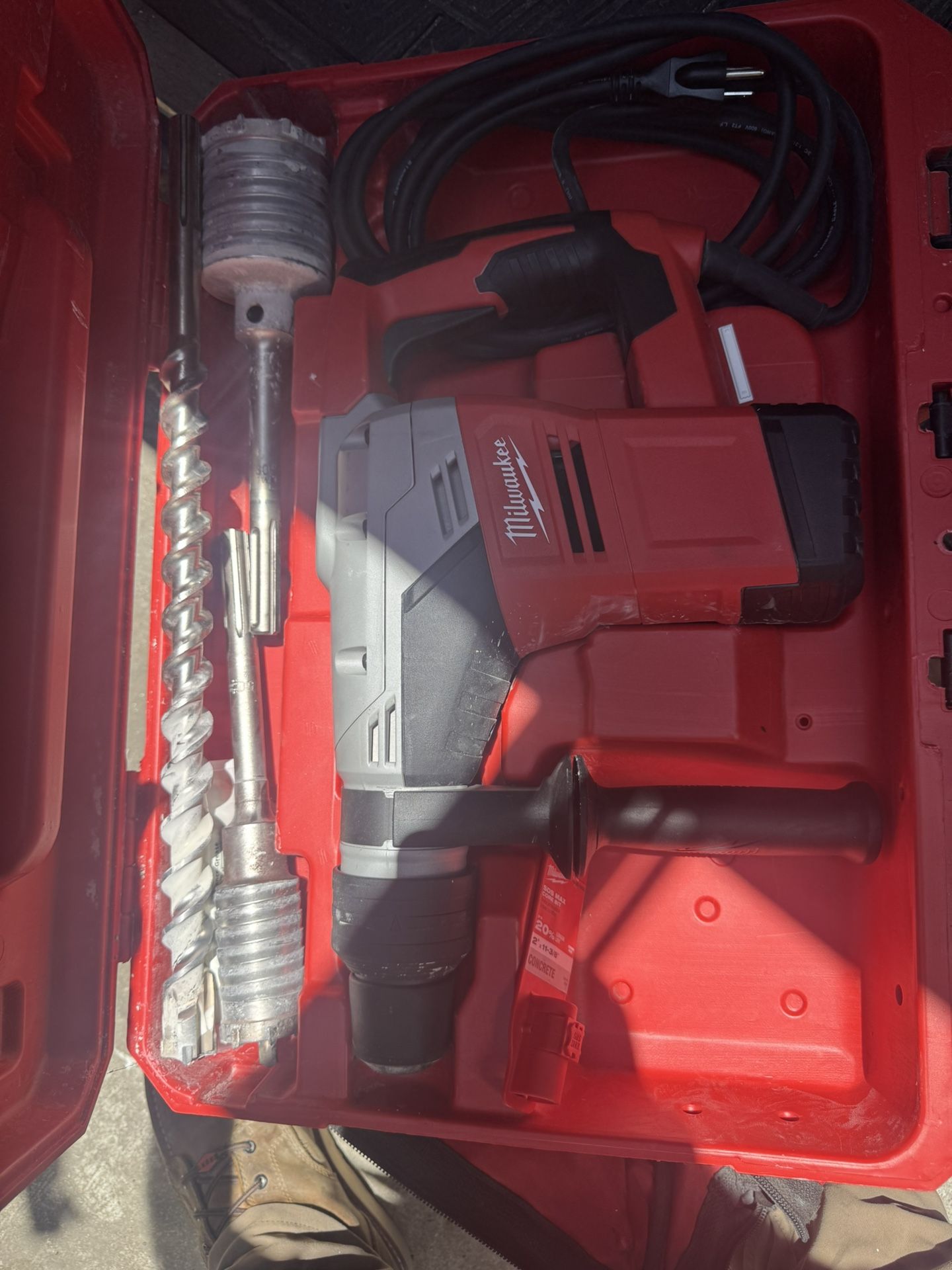 milwaukee drill and saw