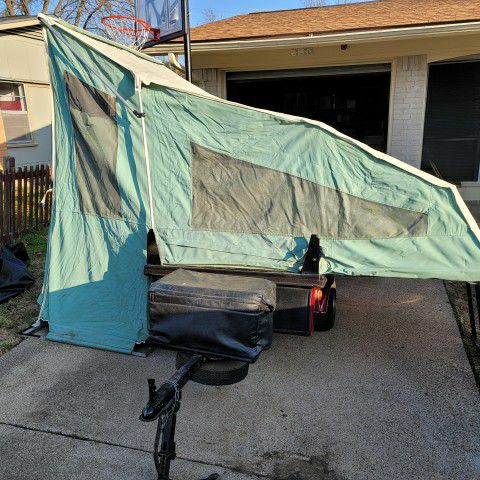 Pop up camper trailer... great condition