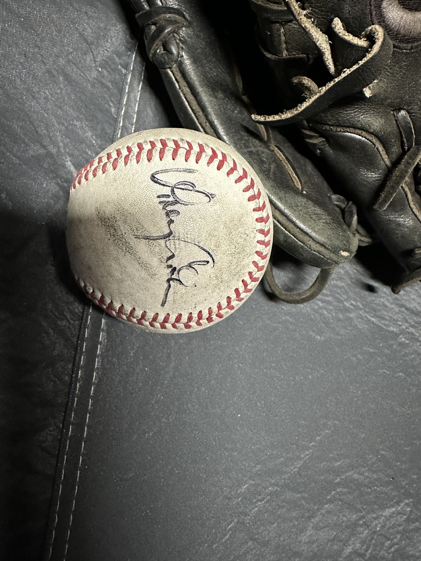 Wilson   A 2000 Baseball Glove 11.75