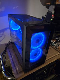 Gaming Pc. Ryzen 9 12-Core CPU. 32GB Ram. 
1TB SSD. GPU: Radeon 8GB Graphics