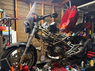 1998 Ducati Monster 750