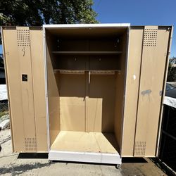 Outdoor Cabinet / Locker