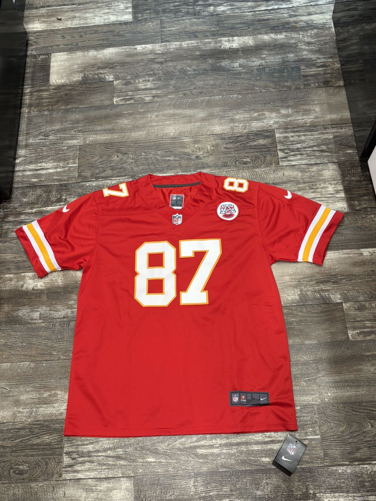 Travis Kelce (Mens L) red Kansas City Chiefs football jersey classic
