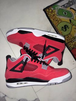 Jordan 4 toro size 13 VNDS