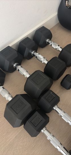 Set of dumbbells