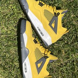 Jordan 4 Lightning Size 12