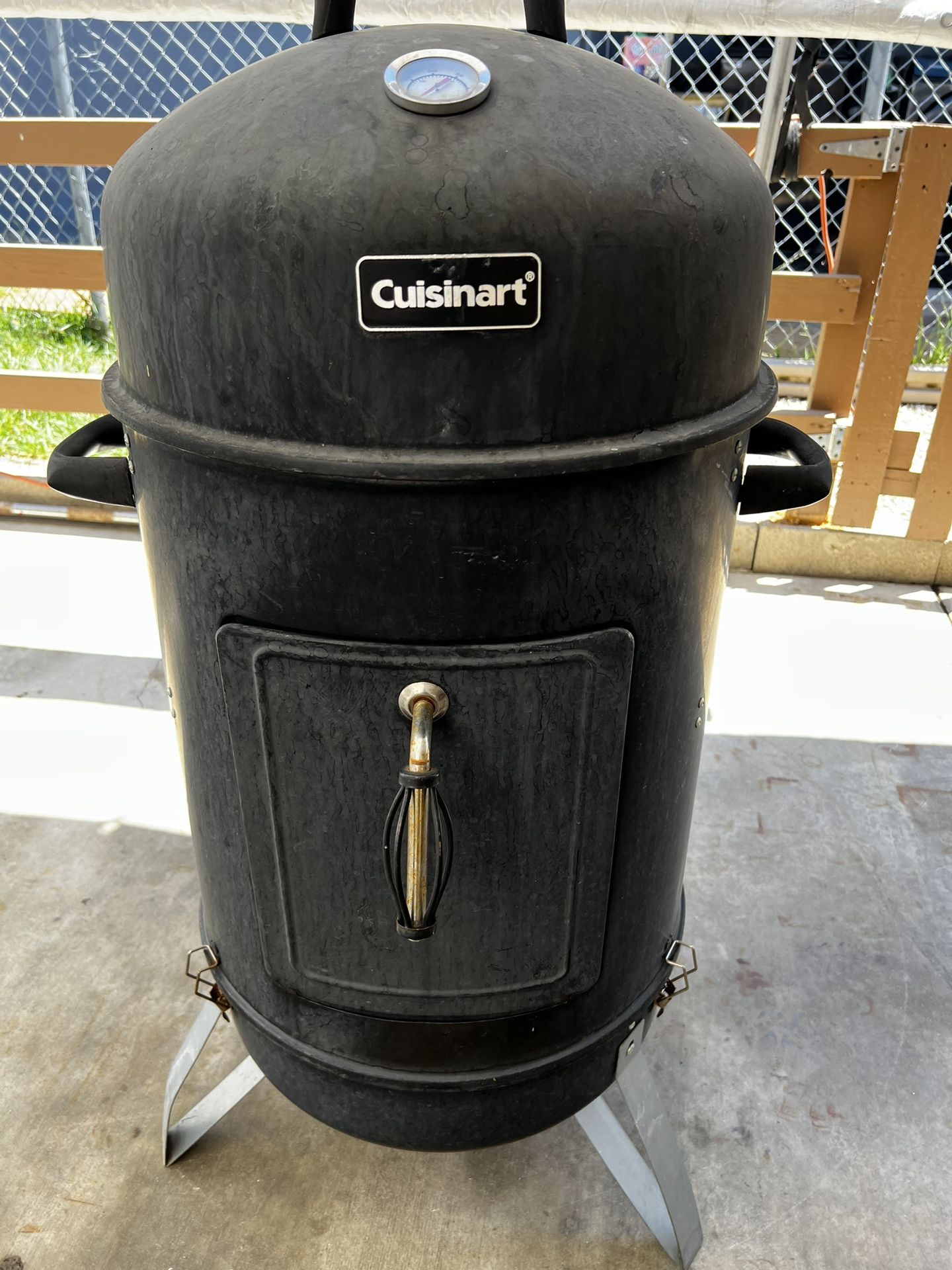 Cuisinart® Smoker